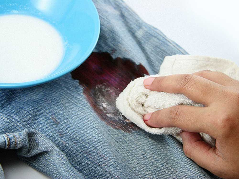 Как отстирать одежду от лизуна (покрывало и другие изделия из ткани): советы по удалению пятен от слайма и стирке вещей