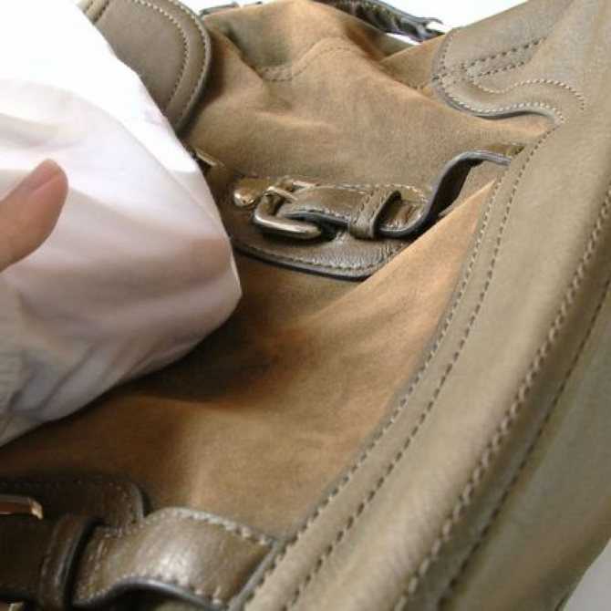 Советы как почистить сумку из белой кожи