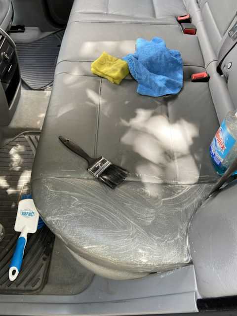 Чем помыть сиденья автомобиля из ткани народными средствами
