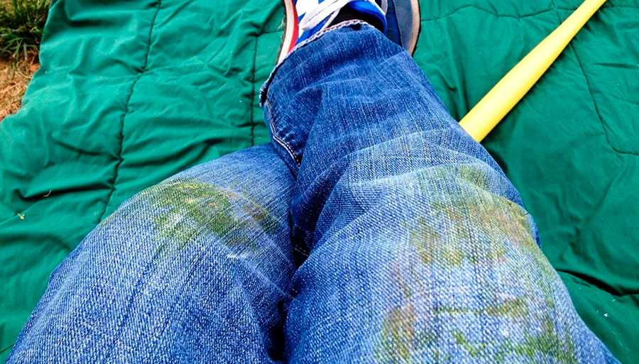 Как отстирать траву с джинсов, как вывести пятно от травы на джинсах, чем отстирать зелень