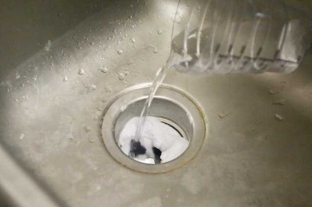 Как устранить неприятный запах канализации из раковины на кухне