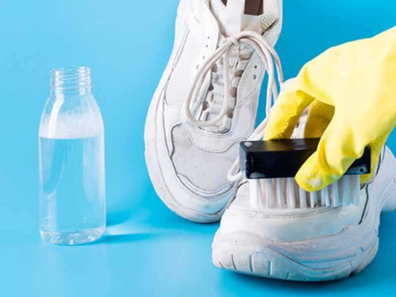 Как почистить белые тканевые кроссовки: лучшие и эффективные лайфхаки