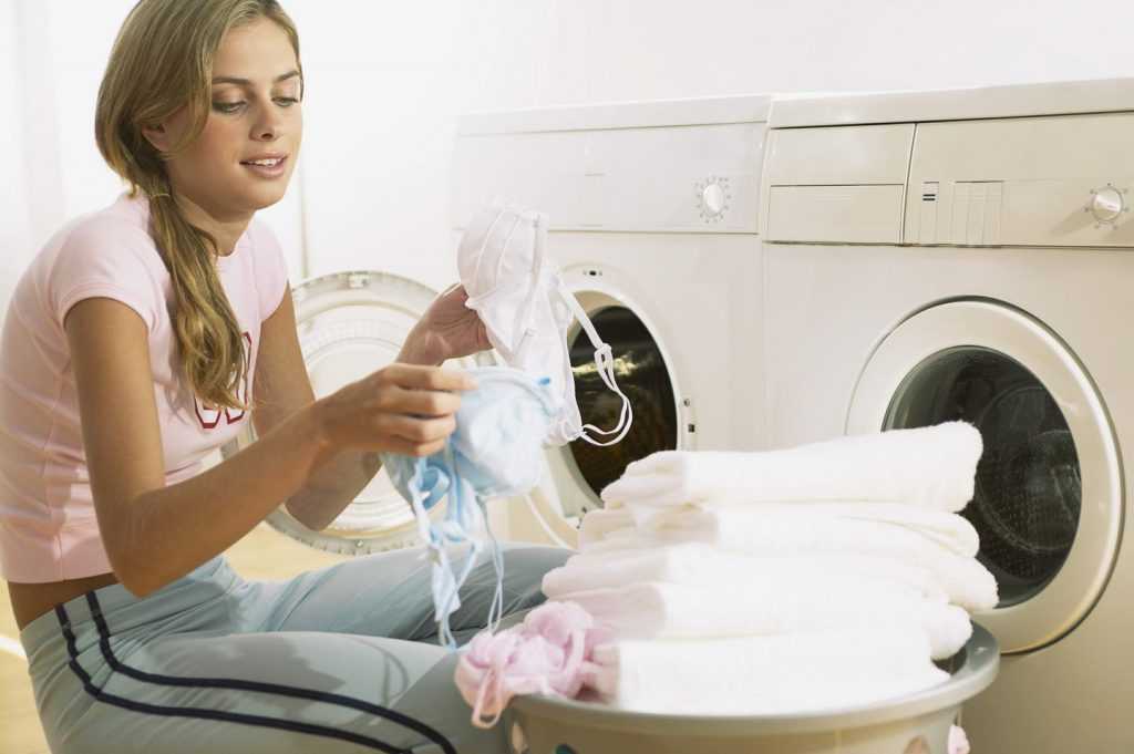 Как отстирать белые вещи в домашних условиях: средства для удаления желтизны и серости с сильно грязных вещей