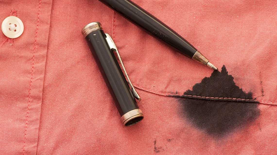 Как вывести пятно от чернил шариковой ручки с одежды, обоев, рук, кожи, ткани и других предметов, чем можно отстирать загрязнение