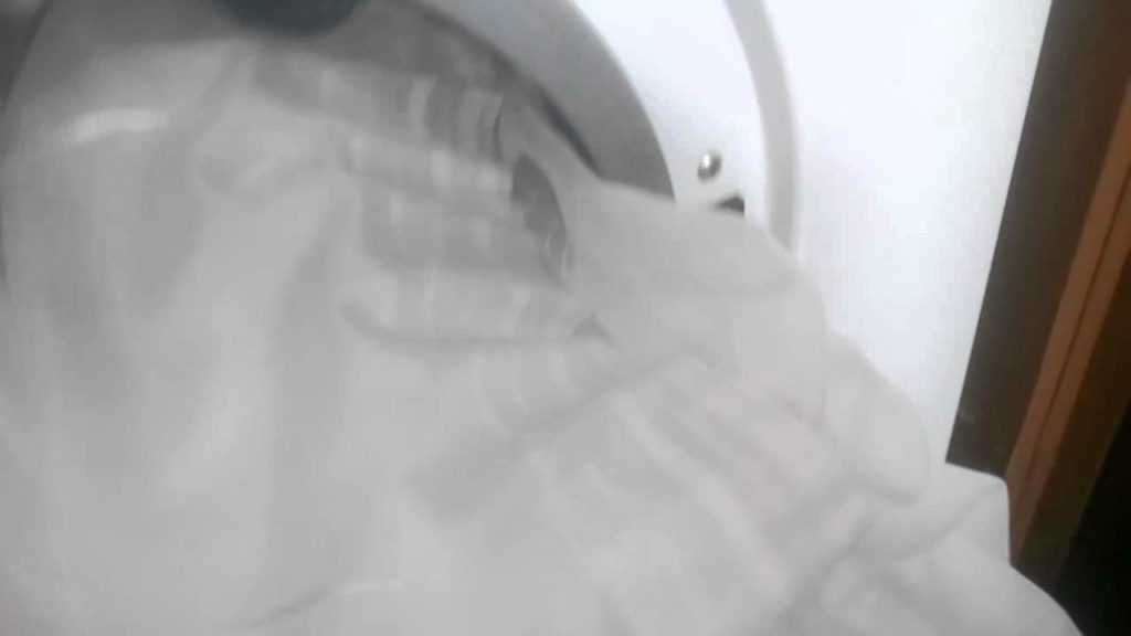 Как стирать нитяные шторы (кисею) в стиральной машине, как помыть занавески из нитей вручную и почистить, не снимая с карниза?