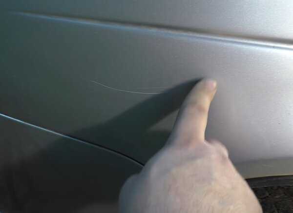 Проверенные способы, как самостоятельно убрать царапины на бампере автомобиля