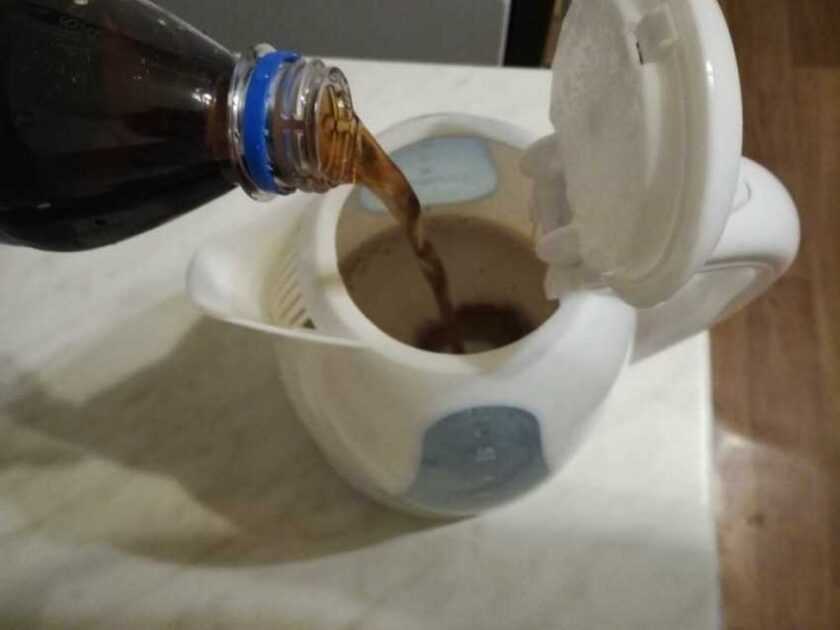 Как убрать накипь чайника народными средствами