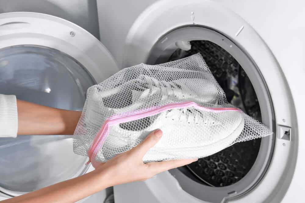 Как стирать замшевую обувь: правила чистки и обзор средств