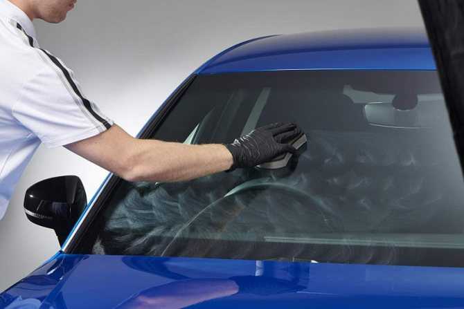 Как убрать царапины с лобового стекла автомобиля своими руками