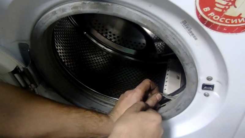Почему возникает шум в стиральной машине индезит при отжиме, что с этим делать?