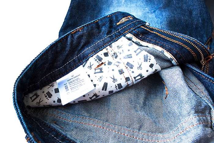 Как стирать джинсы вручную: нужно ли замачивать, как правильно выбрать средство для стирки, как сушить?