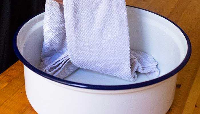 Как постирать кухонные полотенца в микроволновке