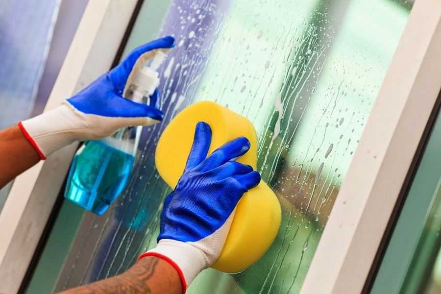 Чем помыть окна без разводов в домашних условиях народные средства