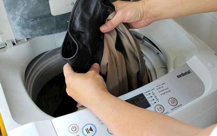 Можно ли и как правильно постирать сапоги в стиральной машине
