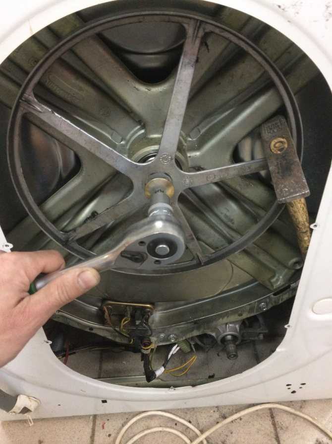 Как снять барабан на стиральной машине: как вытащить и разобрать?