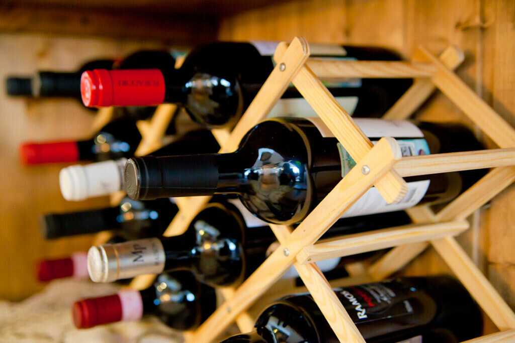 Как хранить домашнее вино в банках