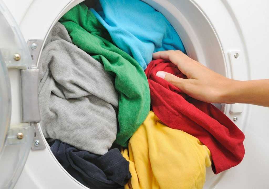 Зачем нужно стирать новые вещи и белье, и как это делать правильно